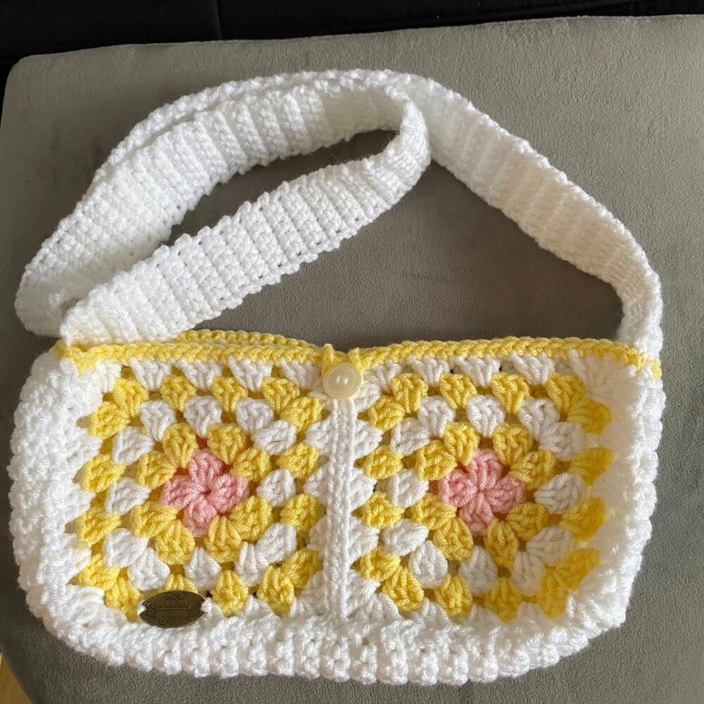 HANDMADE CROCHET CROSSBODY BAG NWT!